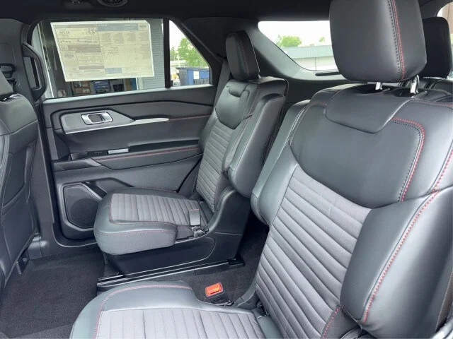 New 2026 Carbonized Gray Metallic Ford ST-Line image 33