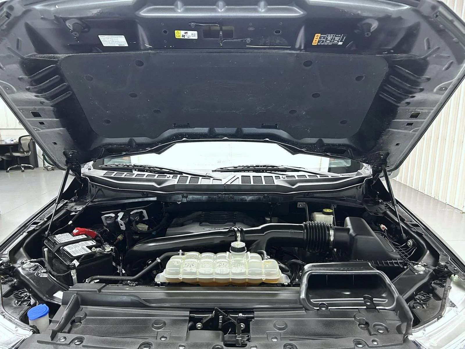 Used 2023 Gray Ford Lariat image 24