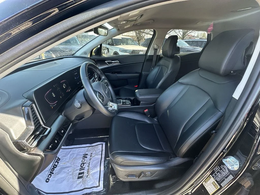 Used 2025 Black Kia EX image 13
