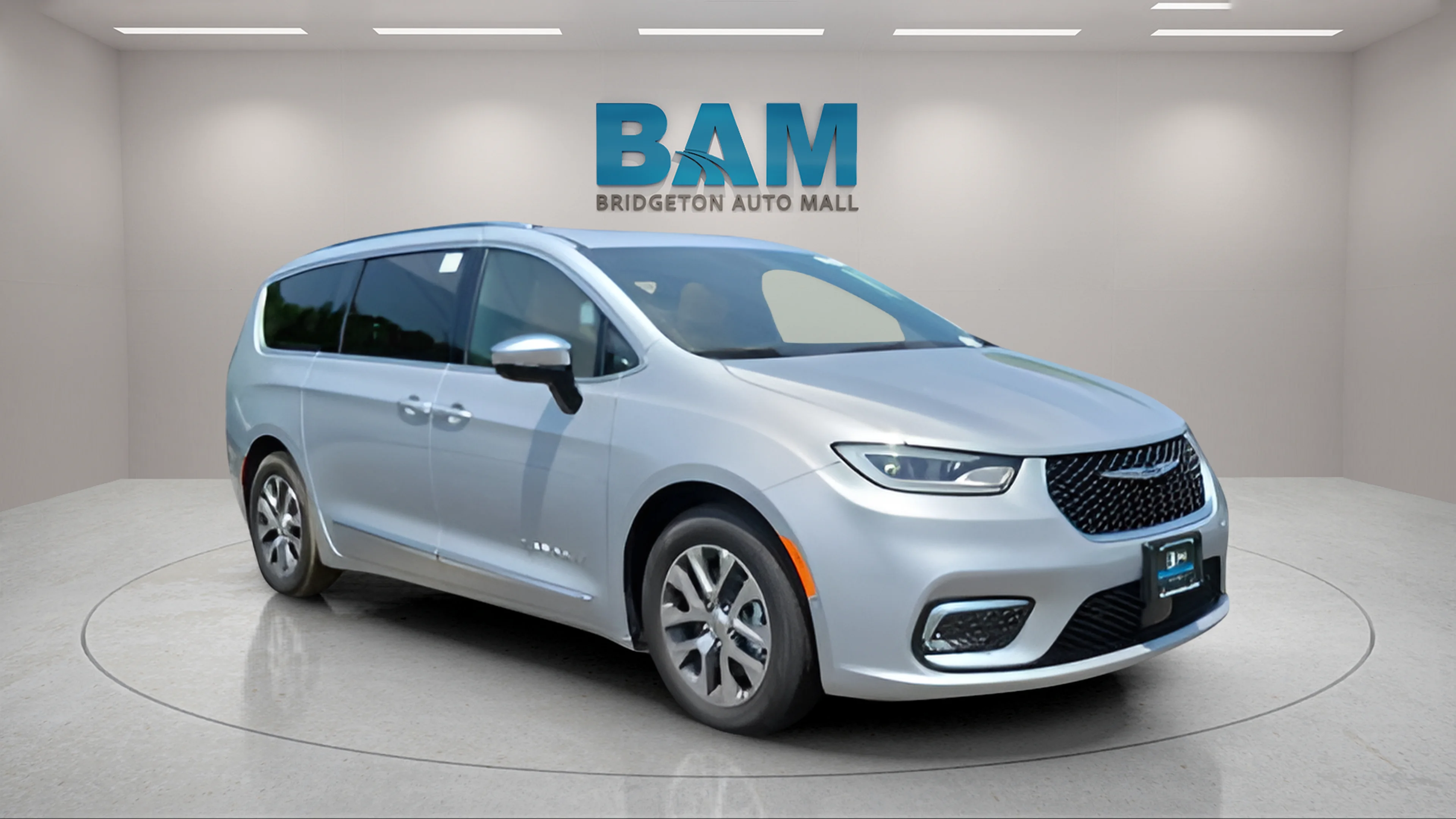 Used 2023 Silver Mist Clearcoat Chrysler Hybrid Pinnacle image 1