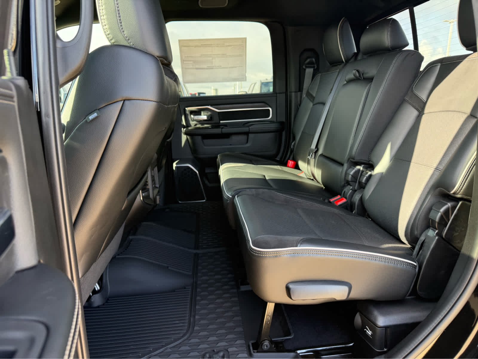 New 2027 Diamond Black Crystal Pearl-Coat Exterior Paint RAM Laramie image 13
