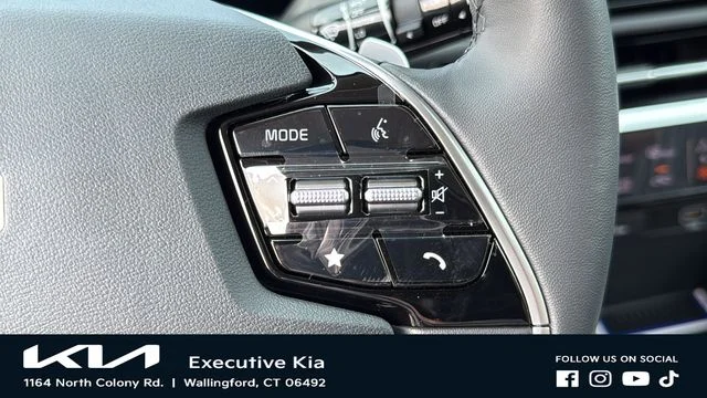 New 2026 White Kia Wind image 14