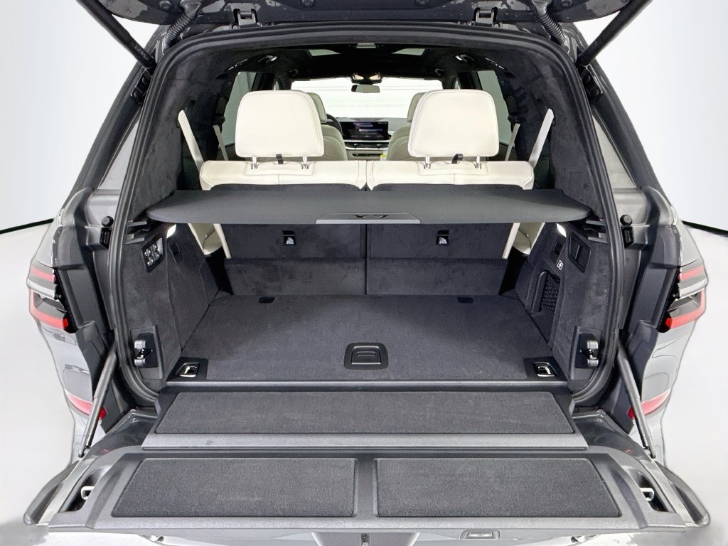 New 2027 Gray Metallic BMW xDrive40i image 28
