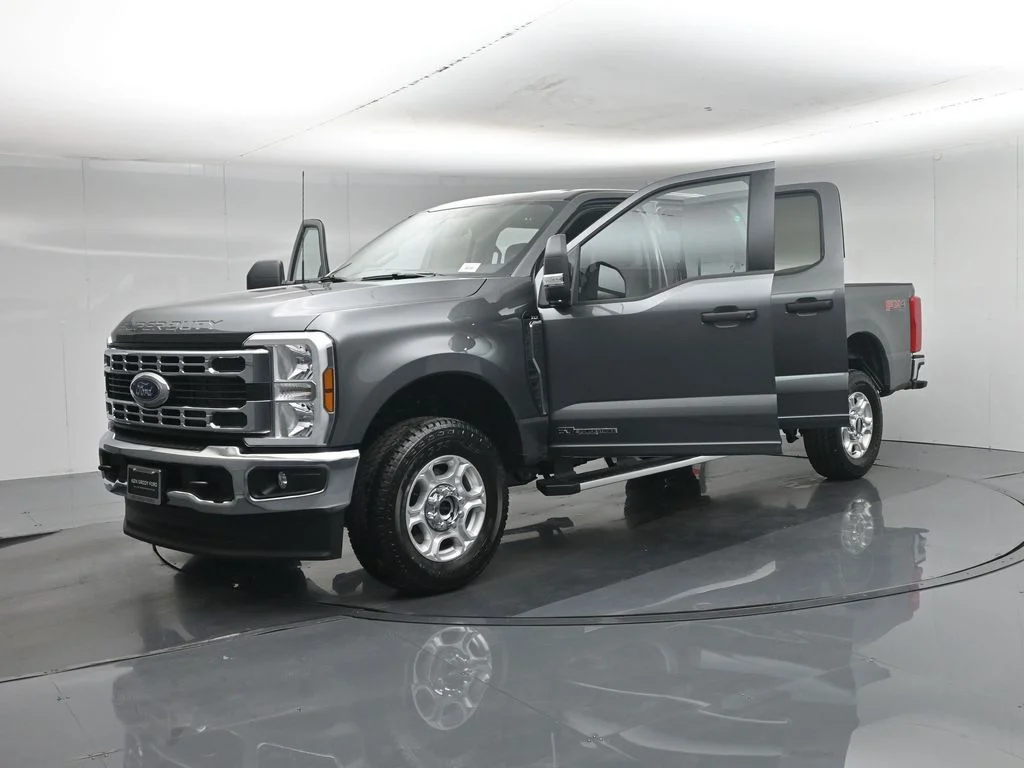 New 2026 Carbonized Gray Metallic Ford XLT image 29