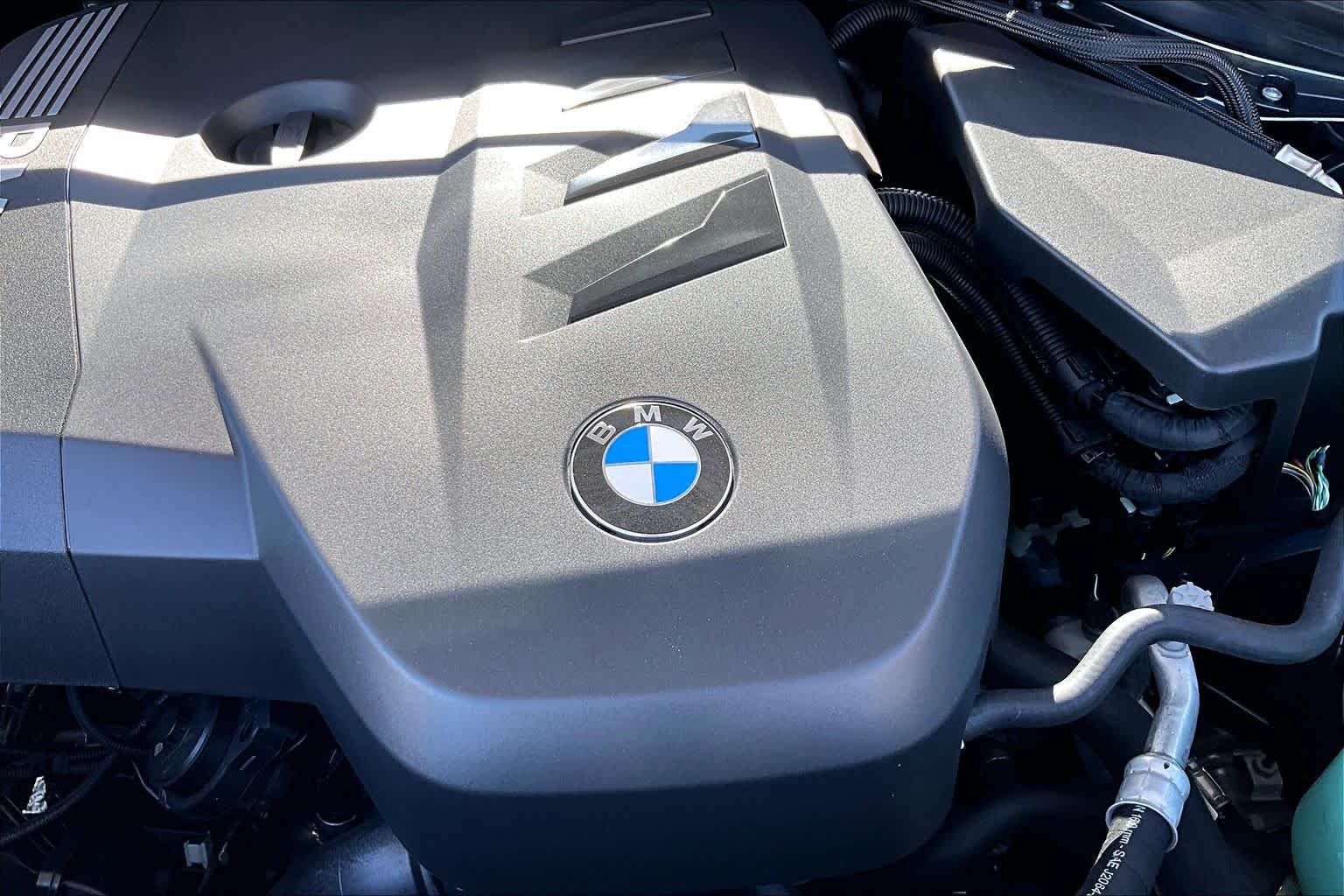 Used 2026 Skyscraper Grey Metallic BMW 30 xDrive image 17