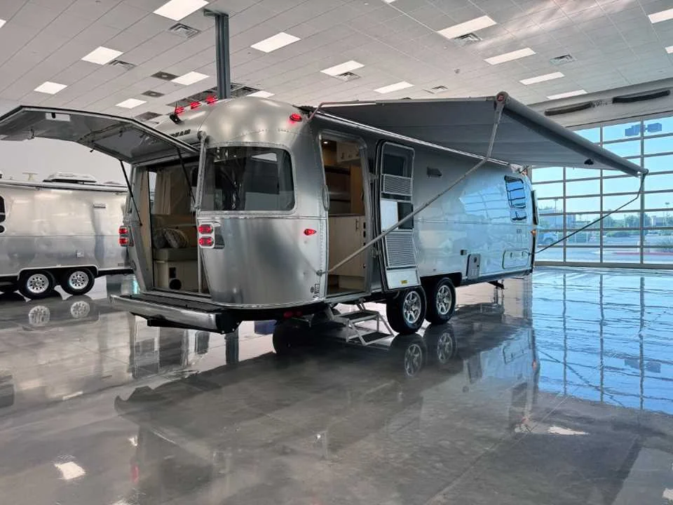 Used 2025 SILVER AIRSTREAM  image 11