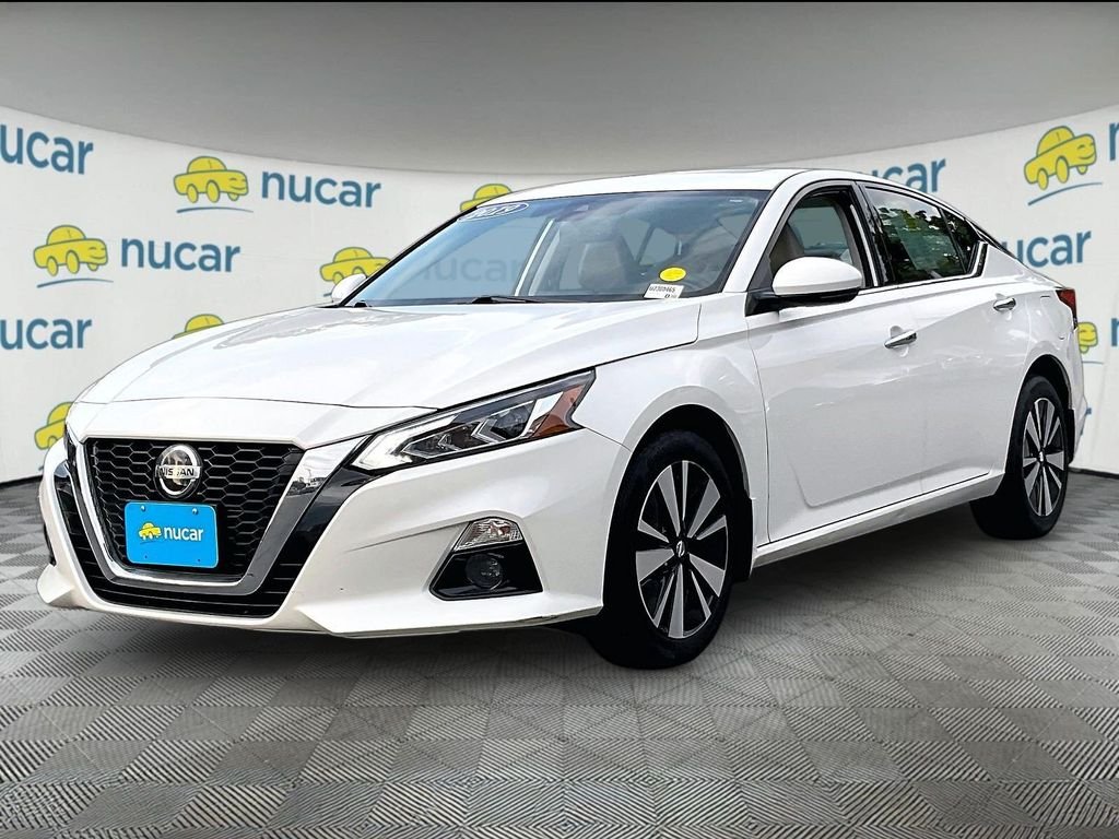 Used 2019 White Nissan 2.5 SL image 3