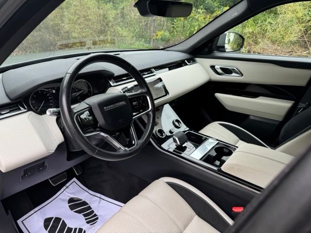 Certified Used 2023 Eiger Gray Metallic Land Rover R-Dynamic S image 9