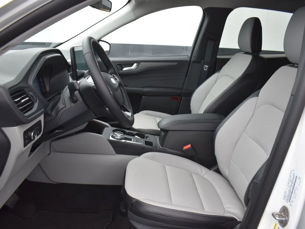 New 2025 White Ford Base image 10