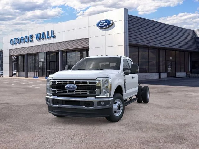 New 2026 Oxford White Ford F-350® XL image 2