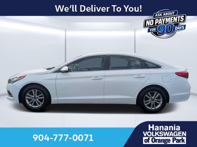 Used 2016 White Hyundai SE image 6