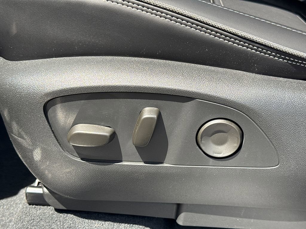 2025 GMC Sierra EV Denali - Photo 19