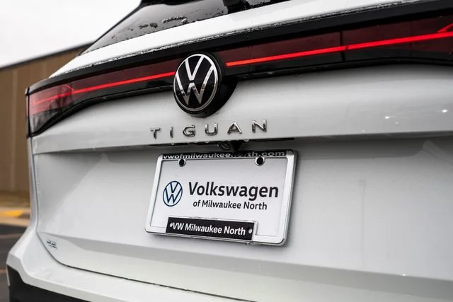 New 2026 White/off-white Volkswagen 2.0T SE image 12