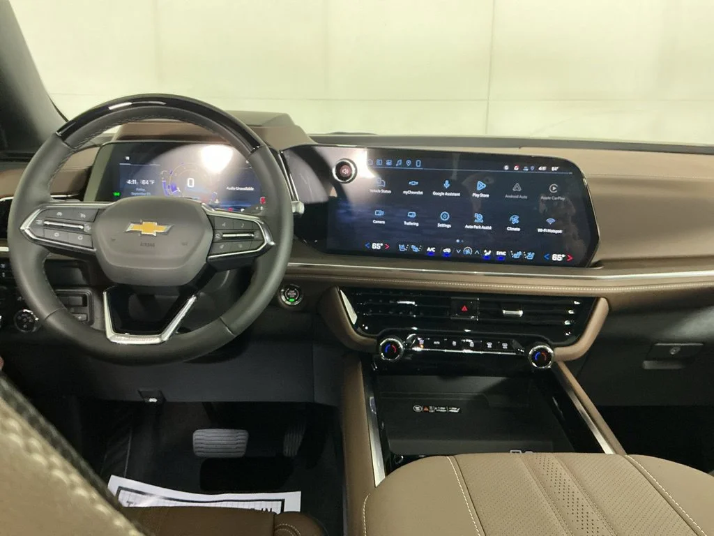 New 2027 Polar White Tricoat Chevrolet High Country image 24