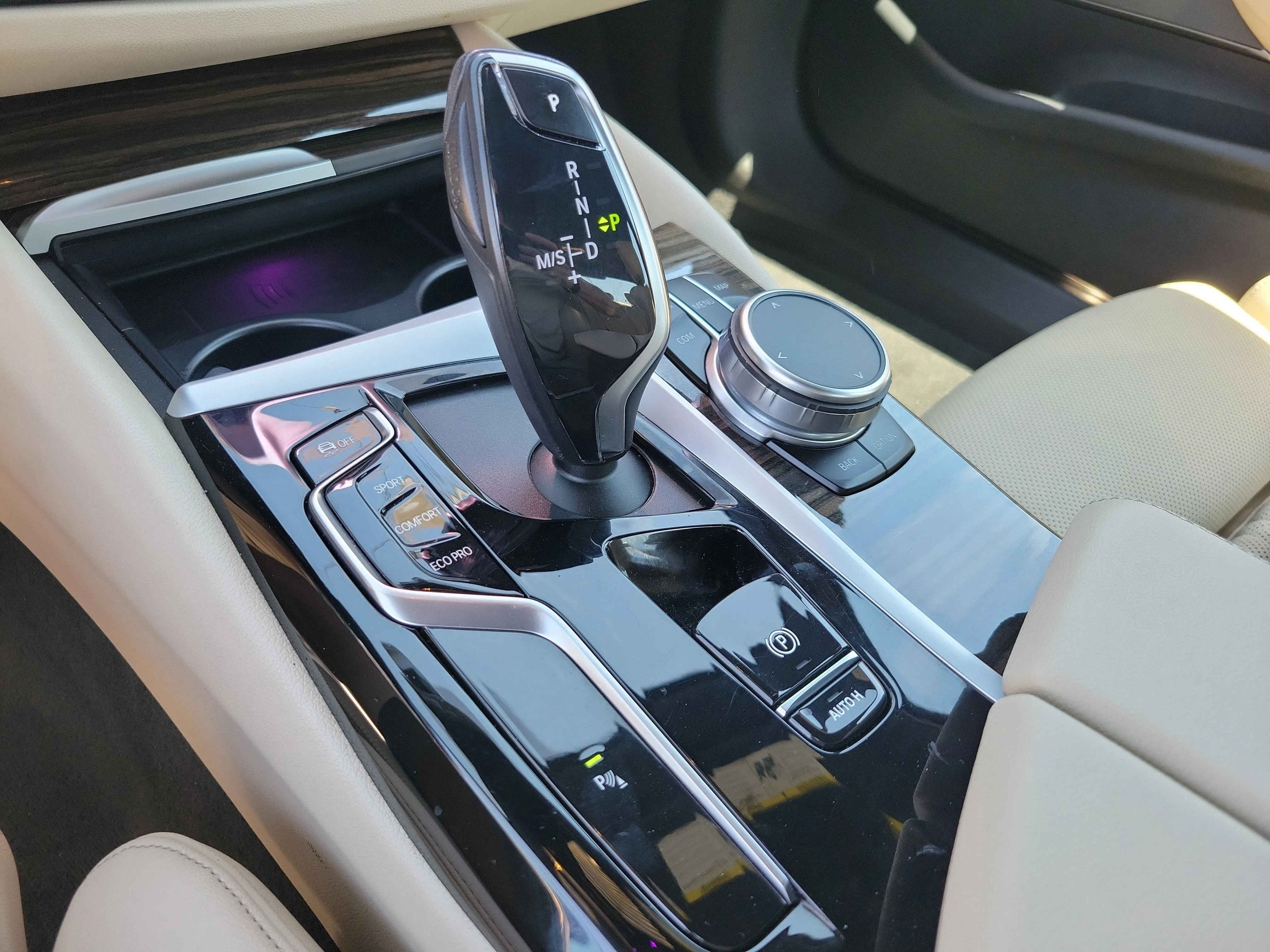 2023 BMW 5 Series 530i - Photo 13