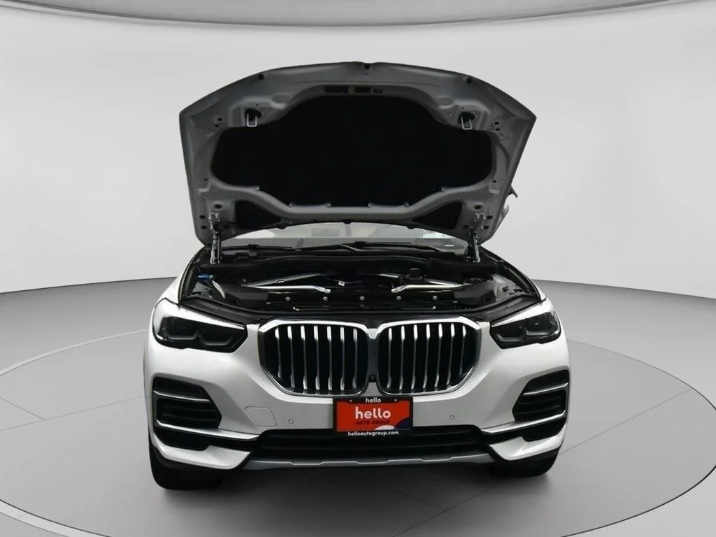 Used 2022 White BMW sDrive40i image 40