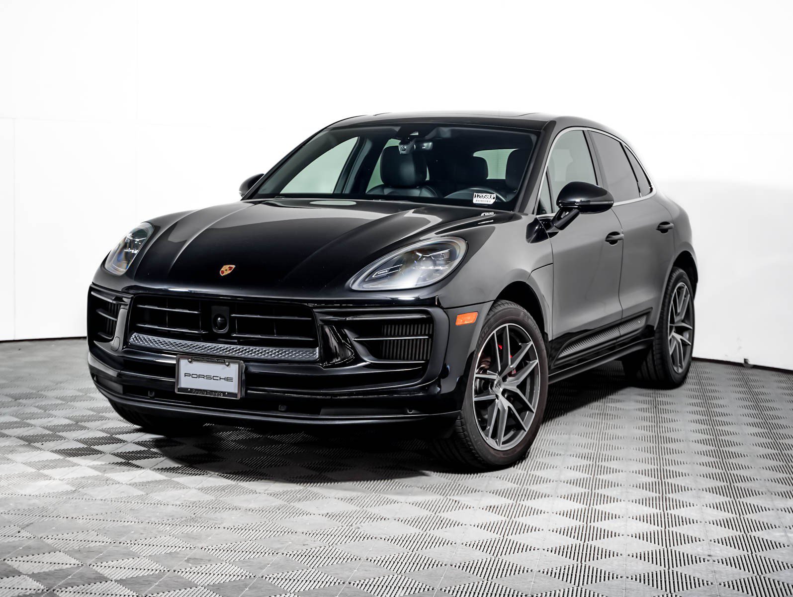 2023 Porsche Macan