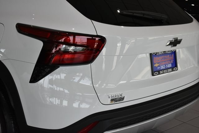 New 2026 Summit White Chevrolet LT image 7