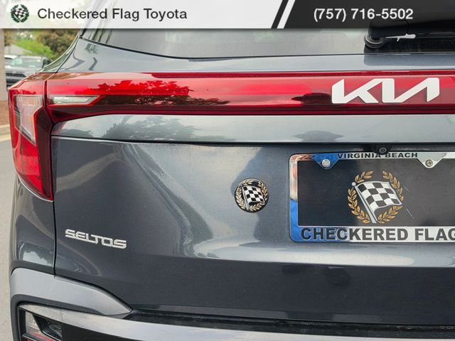 Used 2024 Gravity Gray Kia EX image 17