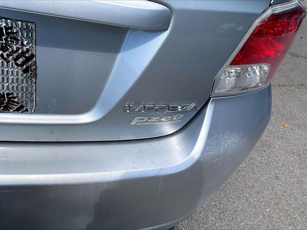 Used 2013 Silver Subaru 2.0i image 27