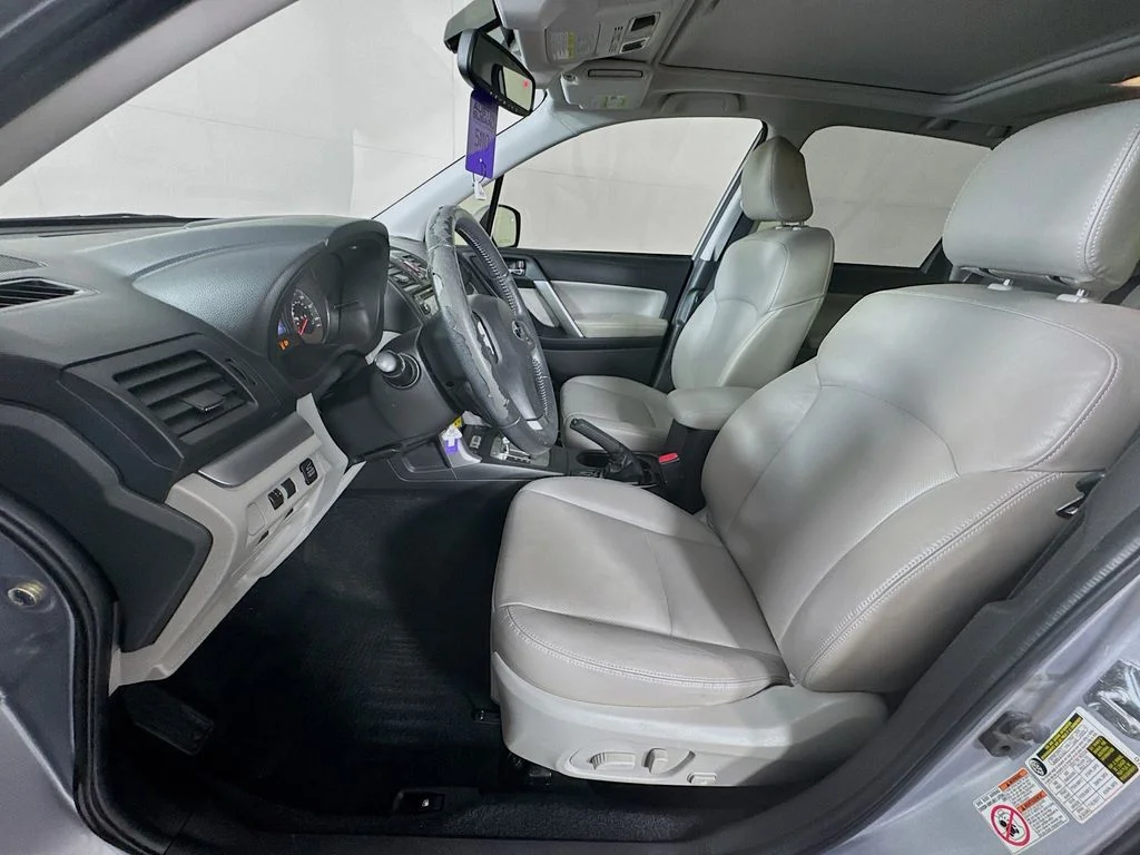 Used 2015 Silver Subaru 2.5i Limited image 25