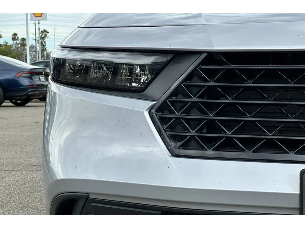 Used 2023 Lunar Silver Metallic Honda LX image 16