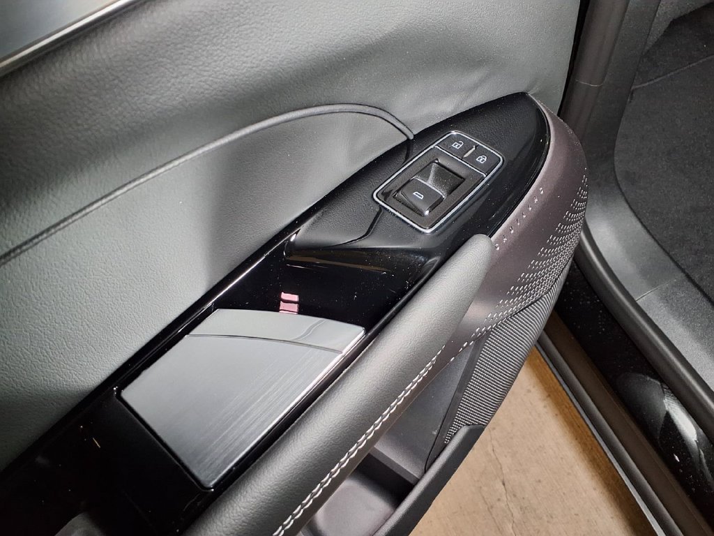 2027 Cadillac LYRIQ Sport - Photo 11