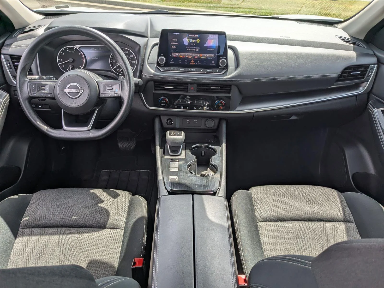 Used 2024 Everest White Pearl Nissan SV image 31