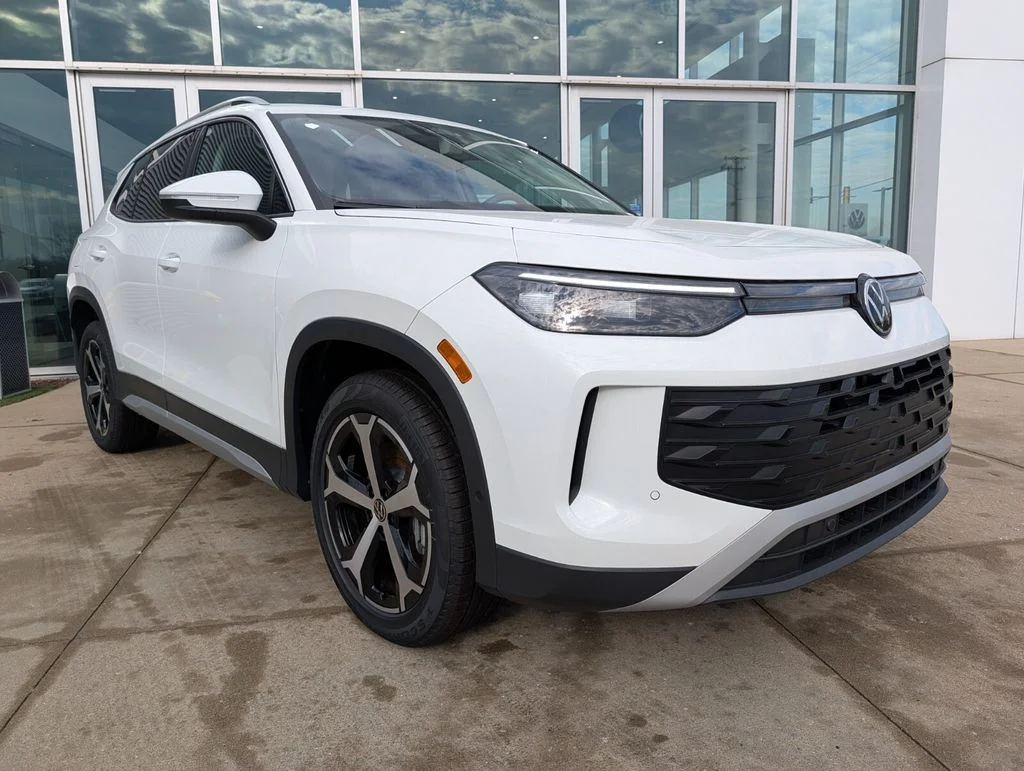 New 2026 White/off-white Volkswagen 2.0T SE image 2