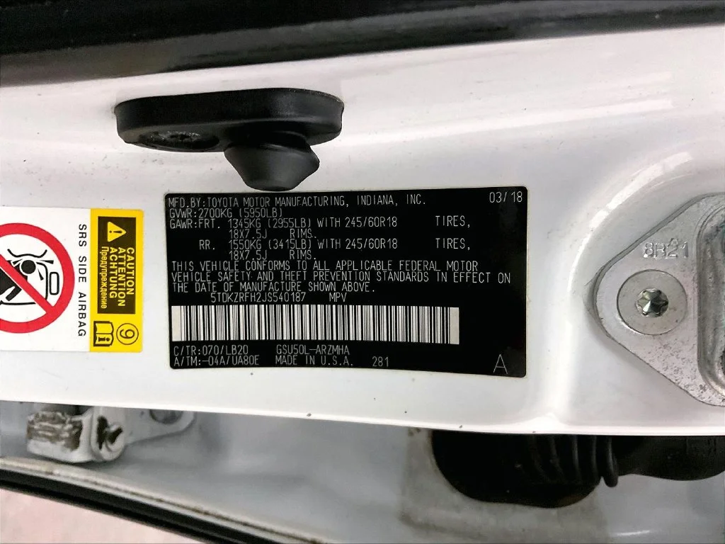 Certified Used 2018 White Toyota XLE image 40