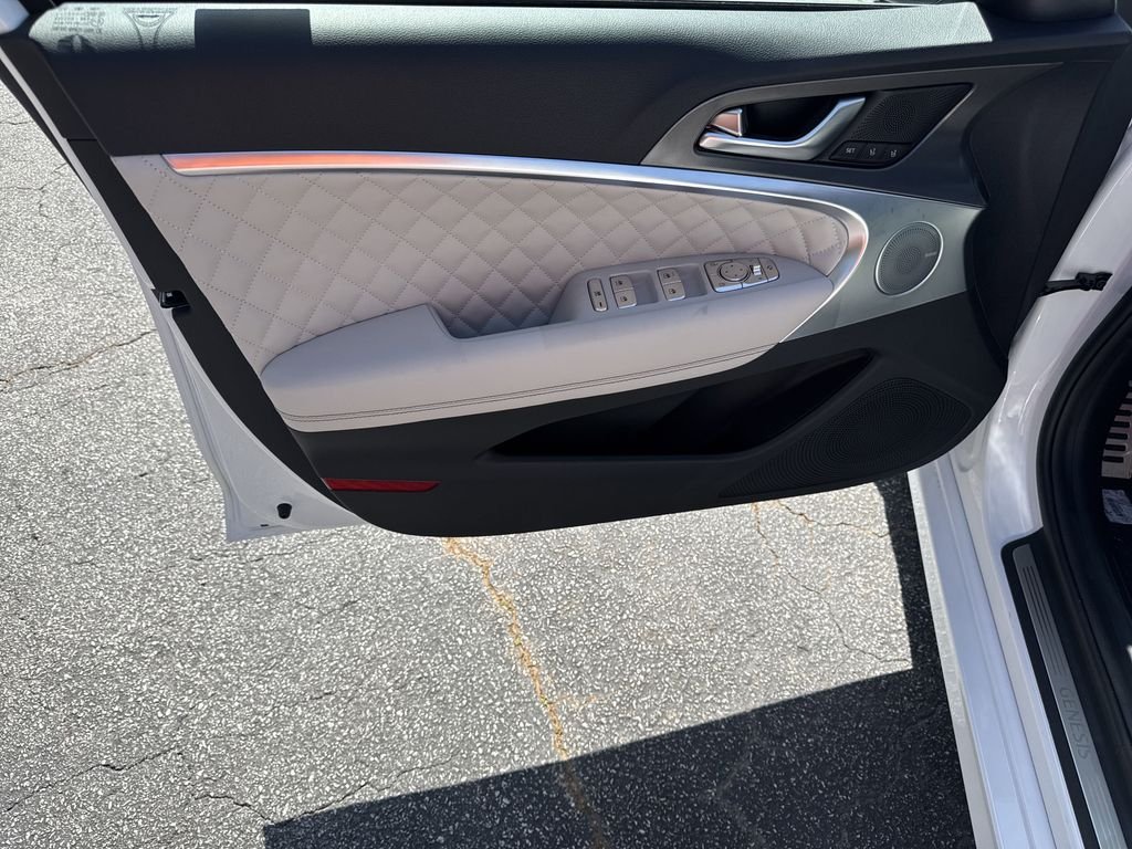 2025 GENESIS G70 Sport Advanced - Photo 10