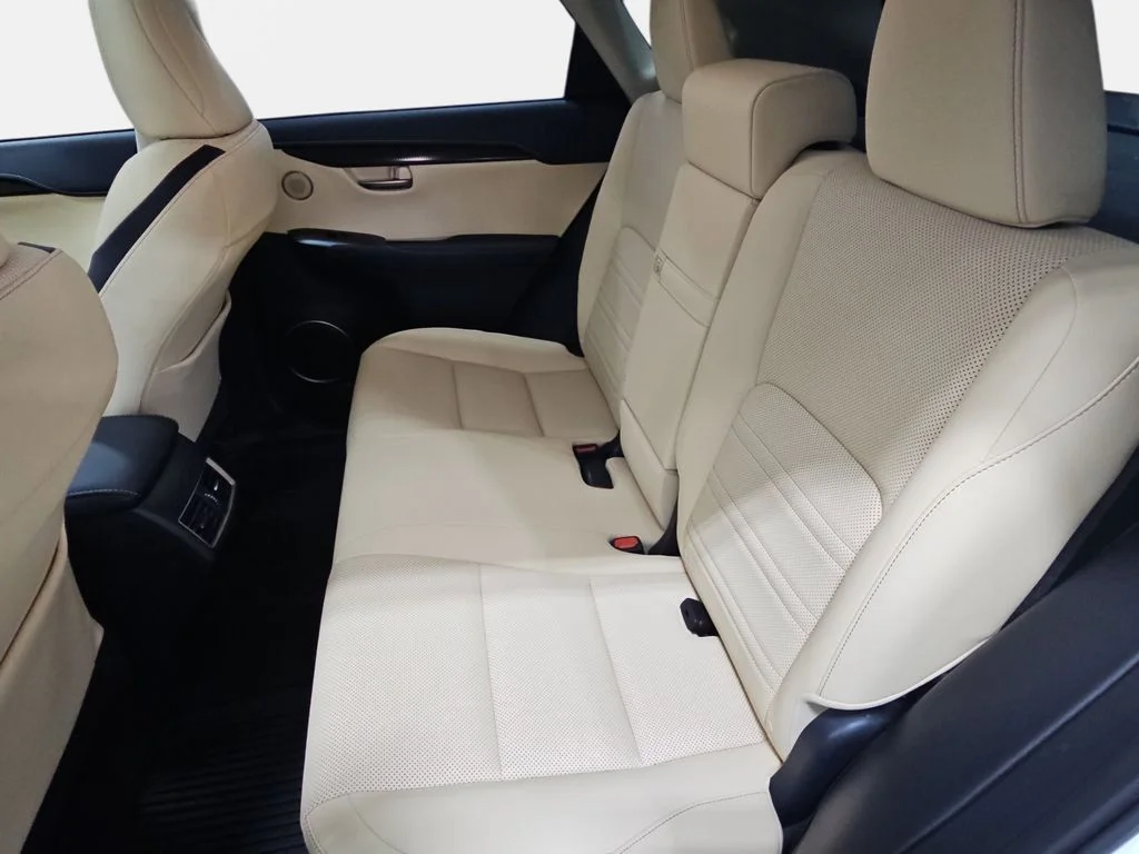 Used 2017 White Lexus 200t image 12