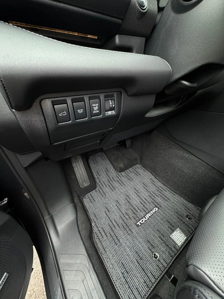 New 2027 MAGNETITE GRAY METALLIC Subaru Touring 7-Passenger image 16
