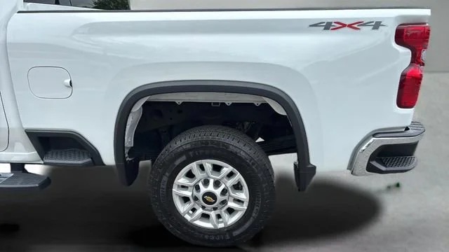 Used 2025 Summit White Chevrolet LT image 35
