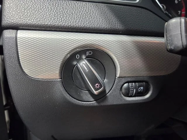 Used 2015 Gray Volkswagen 1.8T SE image 28