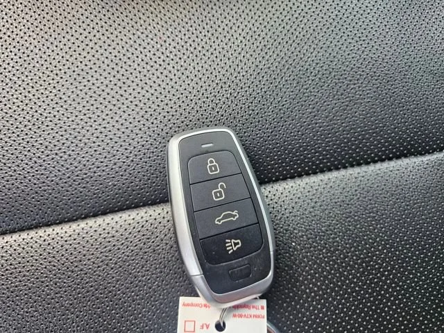 Used 2023 Gray Hyundai SEL image 29
