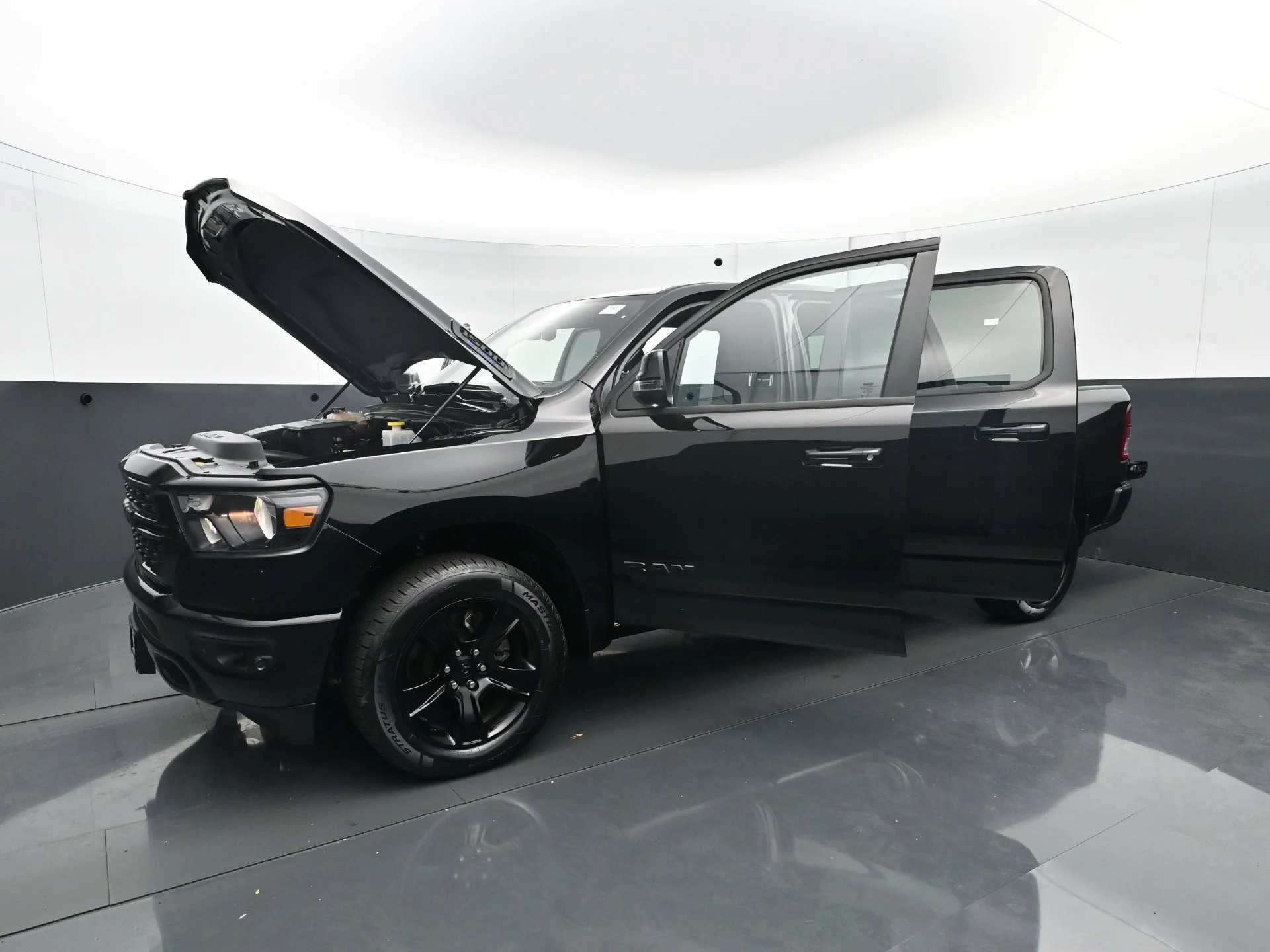 Used 2023 Diamond Black Crystal Pearlcoat Ram Big Horn/Lone Star image 31