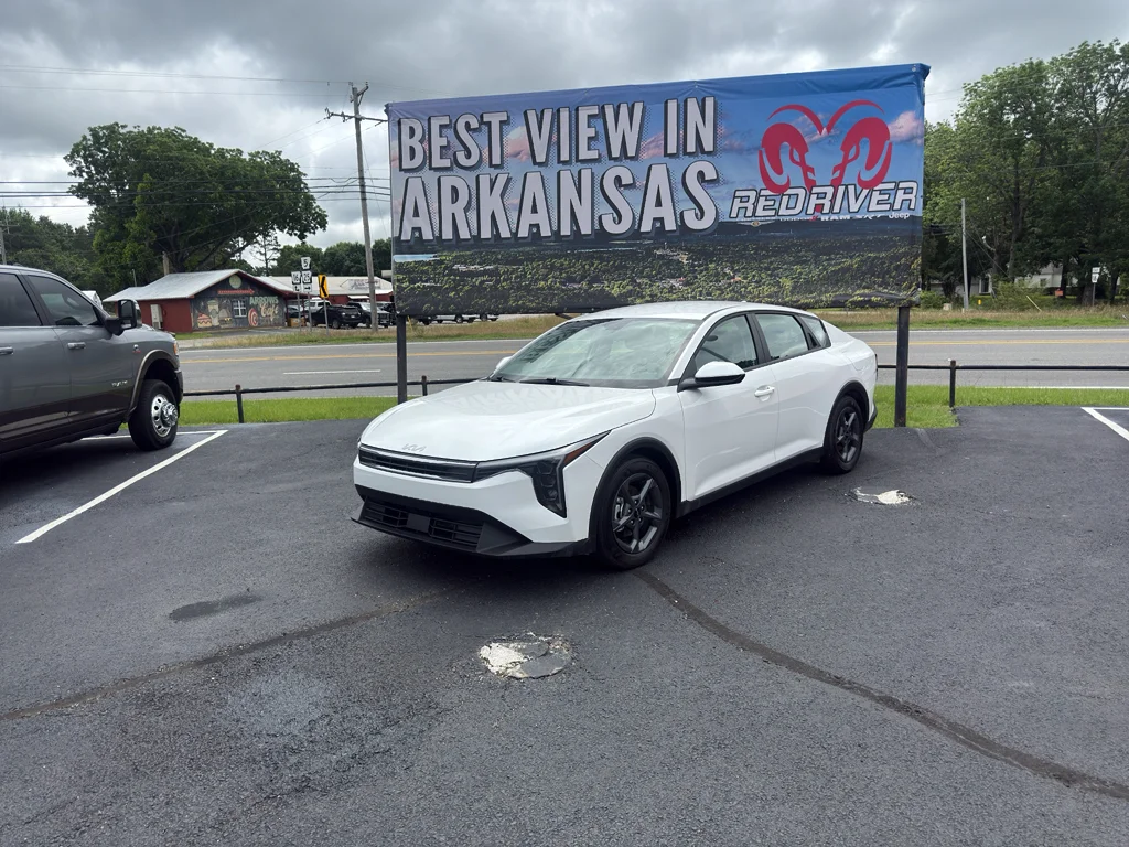 2025 Kia K4 LXS AT's photo