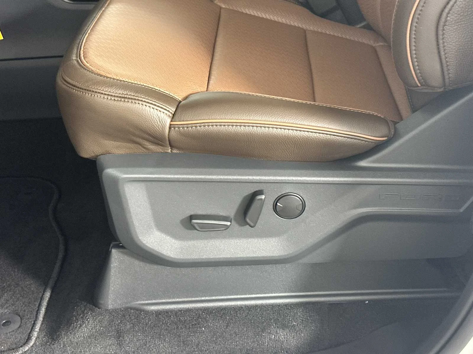 New 2027 Star White Metallic Tri-Coat Ford King Ranch image 10