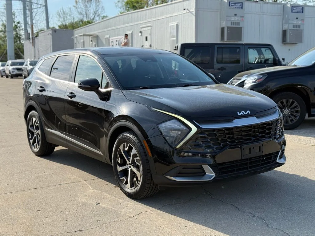 Used 2023 Black Kia EX image 4