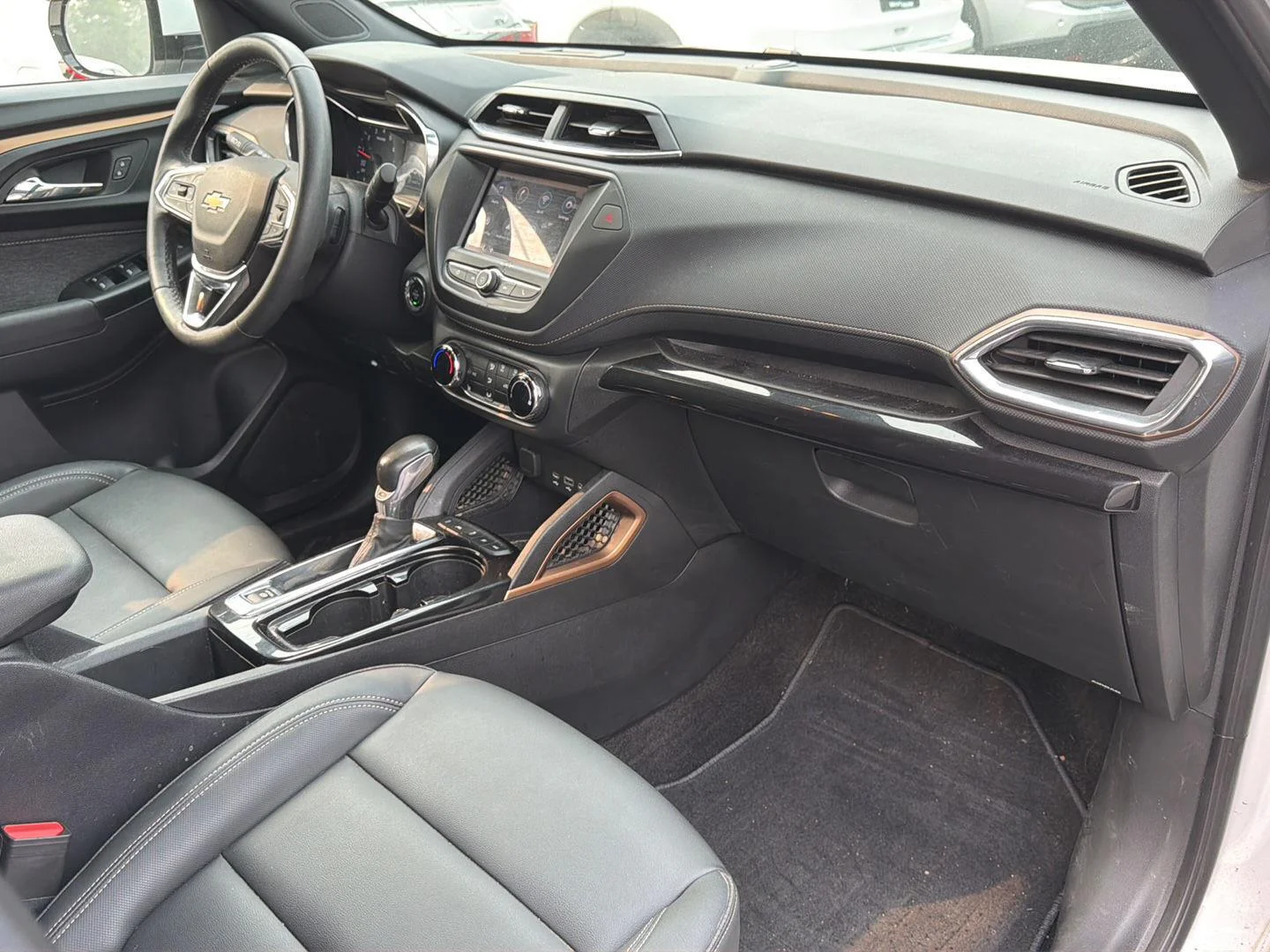 Used 2023 Summit White Chevrolet ACTIV image 17