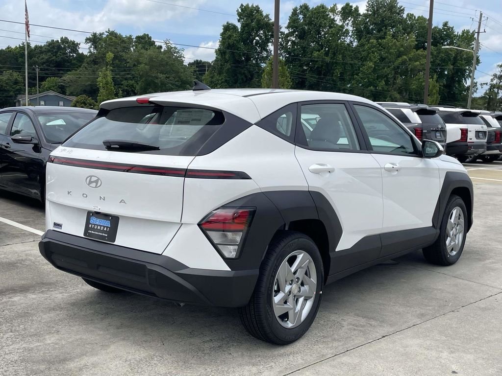 New 2026 White Hyundai SE FWD image 3