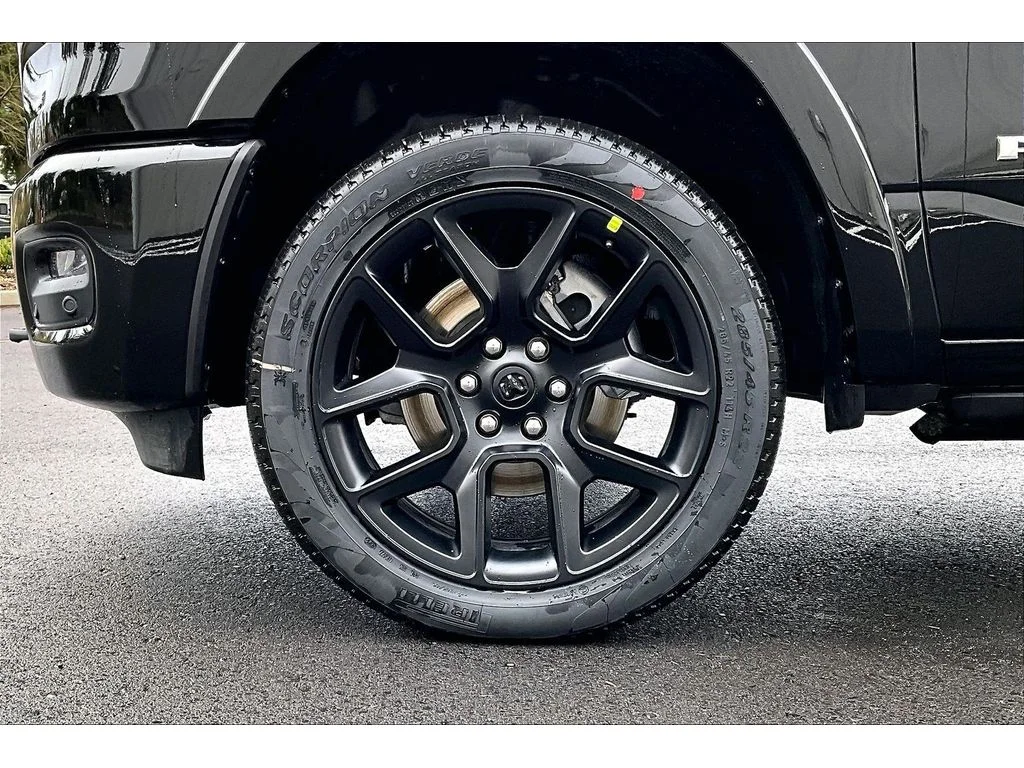 New 2026 Diamond Black Crystal Pearl-Coat Exterior Paint RAM Laramie L2 w/Adv Safety II image 12