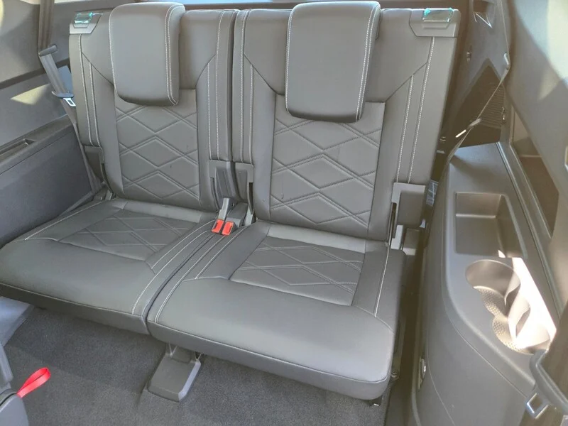 New 2026 Green Volkswagen 2.0T SE w/Technology image 8