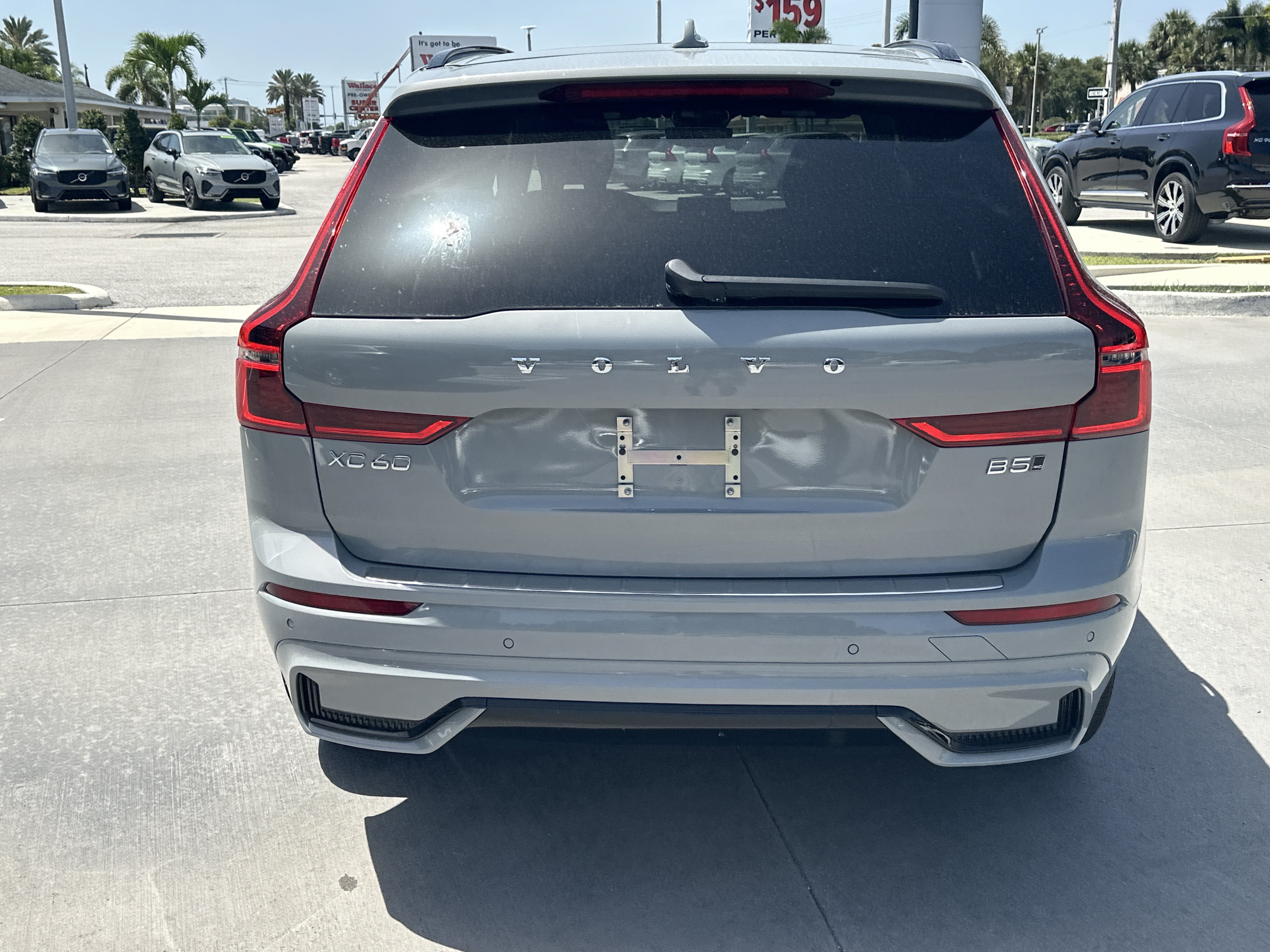 New 2026 Vapour Grey Volvo Plus image 8