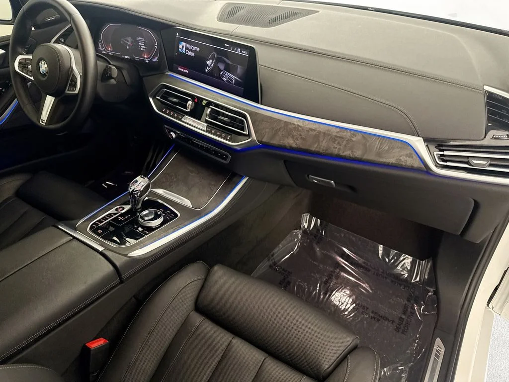 Used 2021 White BMW sDrive40i image 29