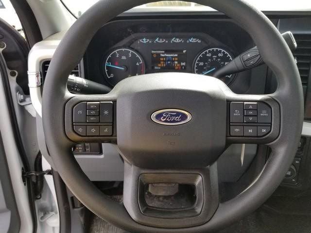 2025 Ford F-550 Super Duty Chassis Cab XL - Photo 25
