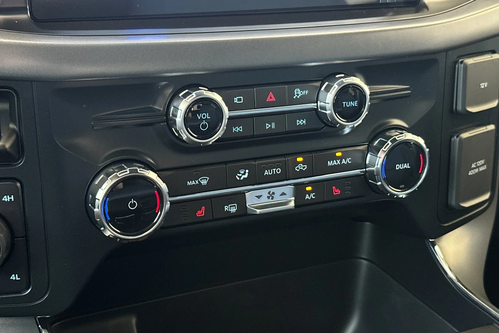 New 2026 Agate Black Metallic Ford XLT image 19