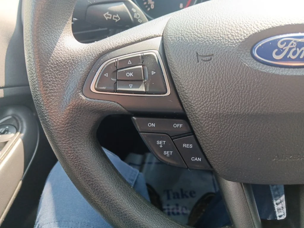 Used 2019 Lightning Blue Metallic Ford SE image 19