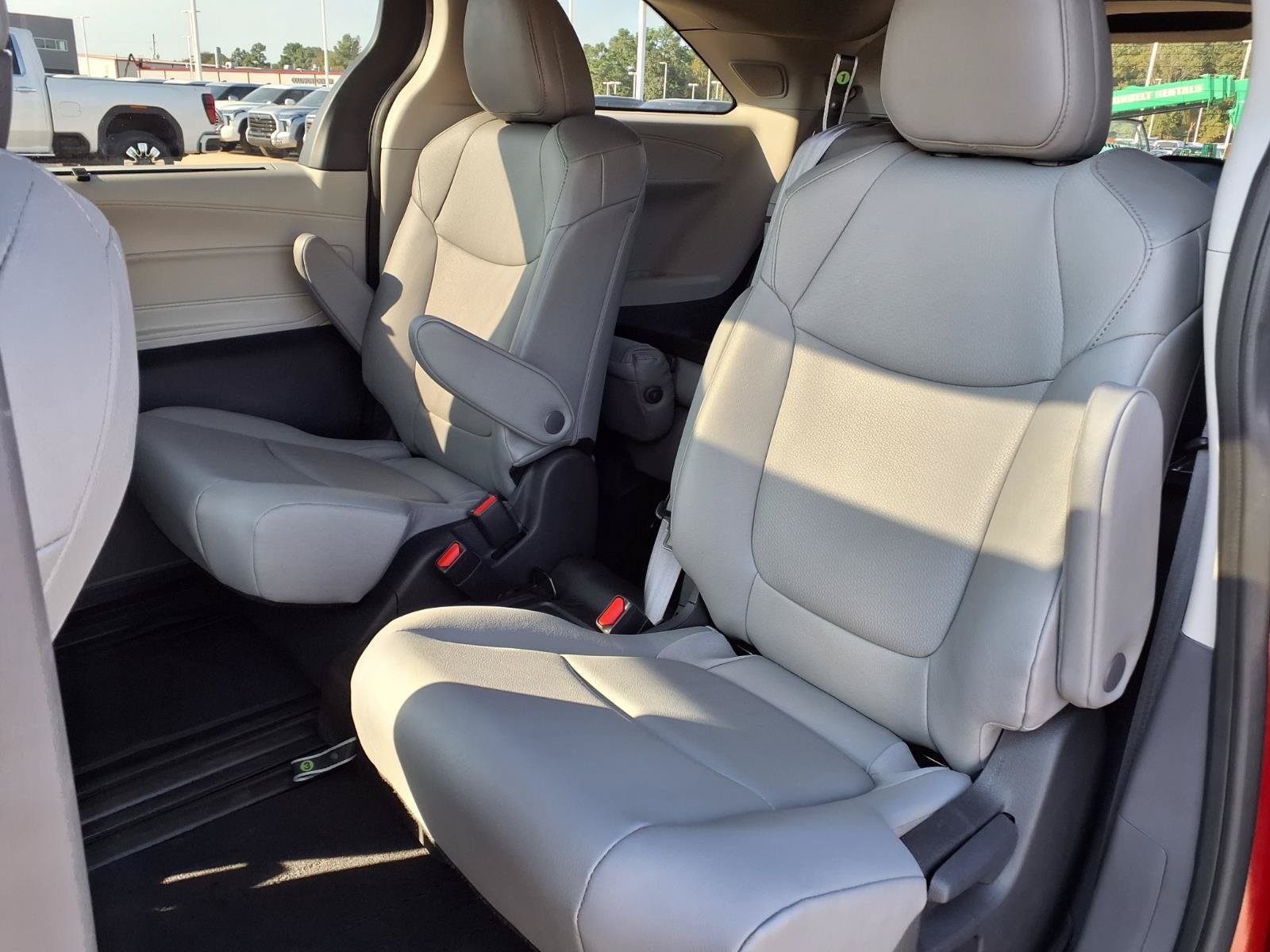 Certified Used 2024 Pearl Toyota XLE image 17